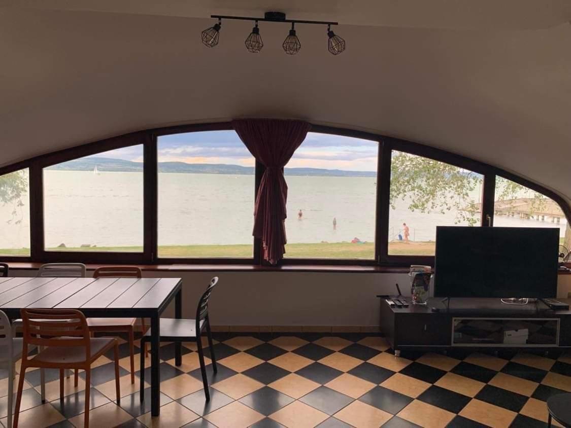בלטונללה Szines Panorama Apartman מראה חיצוני תמונה